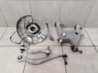 Rolls Royce Wraith RR5 Left Rear Hub 33326796497 Wheel Bearing Housing Rear Left -