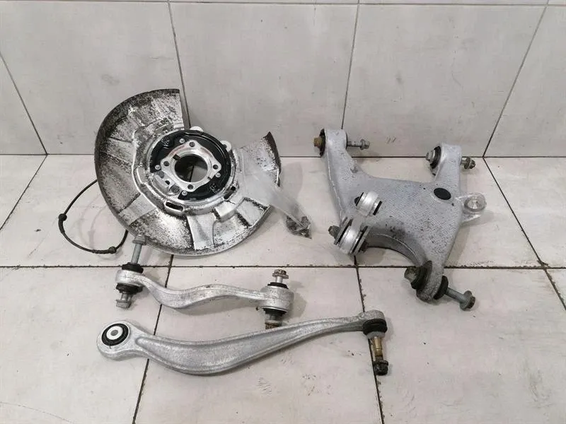 Rolls Royce Wraith RR5 Left Rear Hub 33326796497 Wheel Bearing Housing Rear Left -