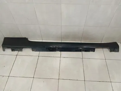 Rolls Royce Wraith RR5 Coupe right side skirt 51777368554 right side sill-