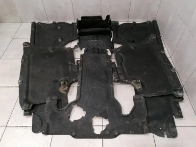 Rolls Royce Wraith RR5 COUPE Undertray 51757185027 Underbody Trim Kit-