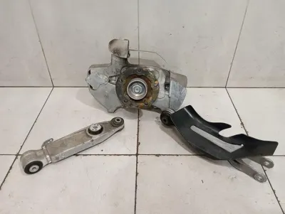 Porsche Cayman 981 GT4 Left Front Hub 99134115780 Wheel Bearing Housing Front Left -