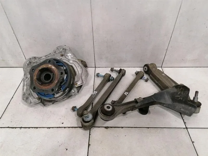 Porsche 911 997 GT3 RS Left Rear Hub 99733111180 Wheel Bearing Housing Rear Left -