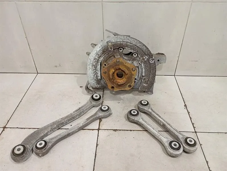 Porsche 911 991 Left Rear Hub 99133111104 Wheel Bearing Housing Rear Left -