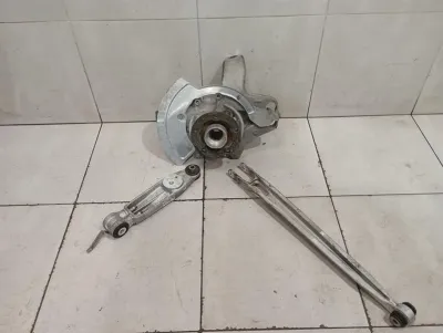 Porsche Cayman 981 GT4 Left Rear Hub 98133111183 Wheel Bearing Housing Rear Left -