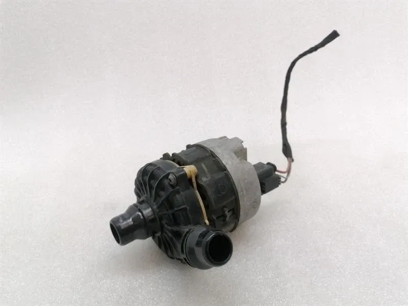 Mercedes A Class W177 Additional Cooling Pump A0005003800 Coolant Pump Pump -