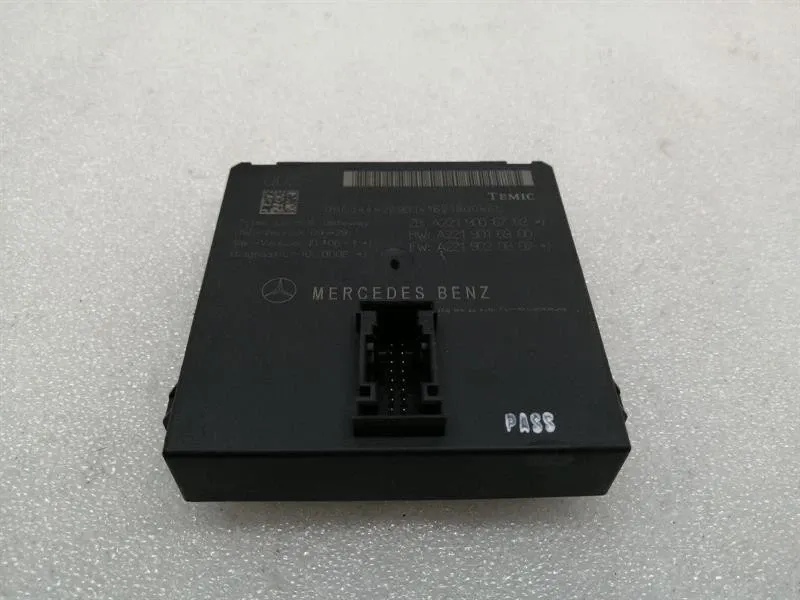 Mercedes S-Class W221 Central Gateway Module A2219006702 ECU