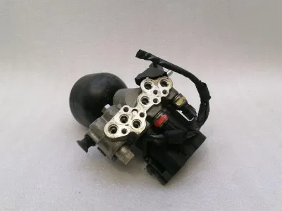 Mercedes S-Class W222 Front ABC Valve A2213200958 Front Hydraulic Valve