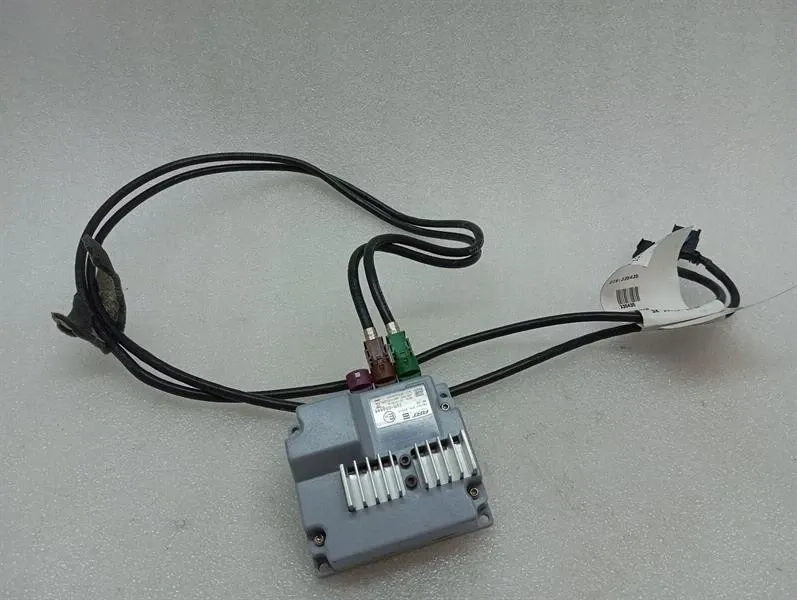 Ferrari GTC4 Lusso F151M USB Splitter Module 875005 ECU -