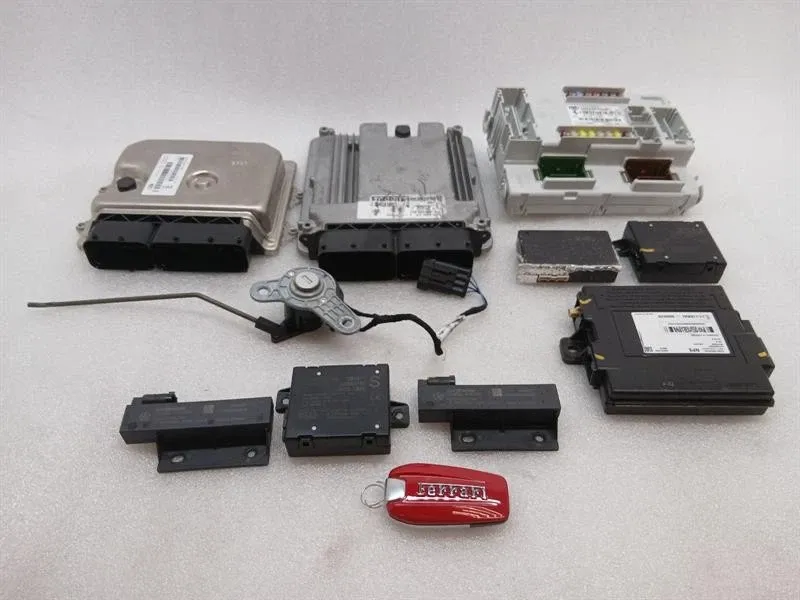 Ferrari GTC4 Lusso T 3.9 V8 F151M Engine ECU SET 337737 Engine ECU SET-