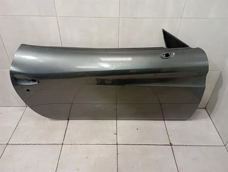 Ferrari California T F149 14-17 right front door 85680611 RHD door front right-