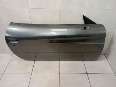 Ferrari California T F149 14-17 right front door 85680611 RHD door front right-