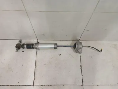 Ferrari GTC4 Lusso T F151m shock absorber rear 309807 shock absorber rear -