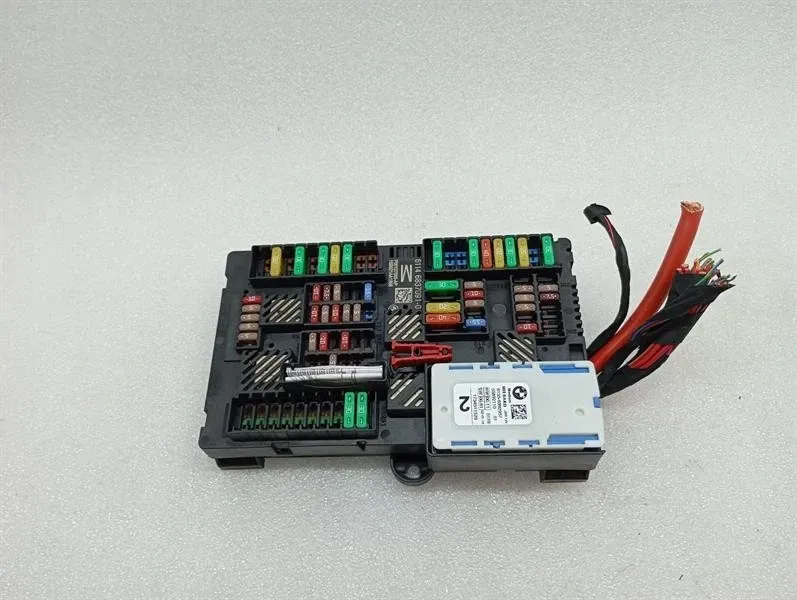 BMW 5 Series F90 G30 M5 Fuse Box 6992957 Fuse Box