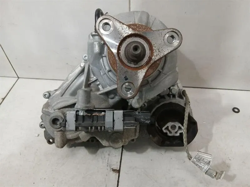 BMW 5 Series F90 G30 M5 Transfer Box 8098422 Transfer Case -