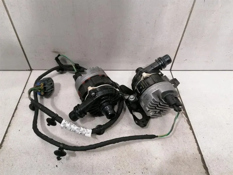 Aston Martin DBS SUPERLEGGERA Additional water pump JY53-8B590-AC coolant pump-