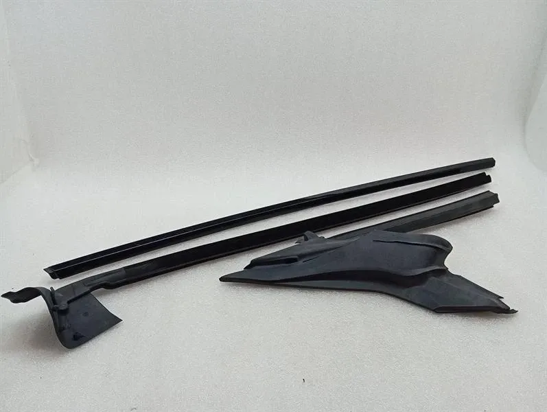 Aston Martin DBS DB11 Right Side Body Molding HY53-C2090-AD Right Bar -