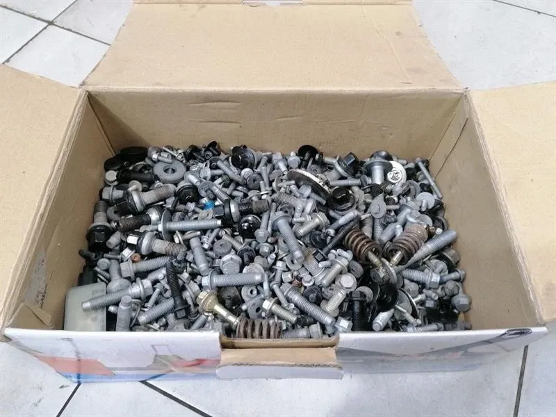 Aston Martin DBS SUPERLEGGERA AM7 18-24 Bolt Set From One Car Bolt Set-