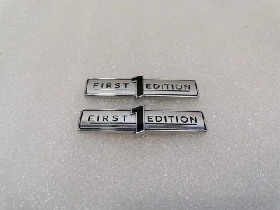 BENTLEY BENTAYGA 36A MK2 36A853683L Scratched Emblem Scratched FIRST EDITION -