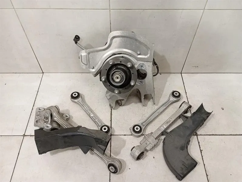 Porsche 911 991 GT3RS Mk1 Left Rear Hub 99133161181 Wheel Bearing Housing Rear Li-