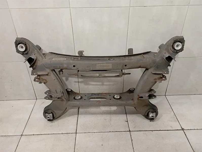 Mercedes C63 AMG W204 Subframe Rear A2313501608 Axle Frame Rear Axle M156-