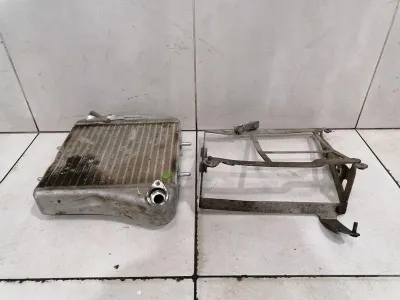 Mercedes C63 W204 Engine Oil Cooler A2095000600 Oil Cooler Radiator Damaged-