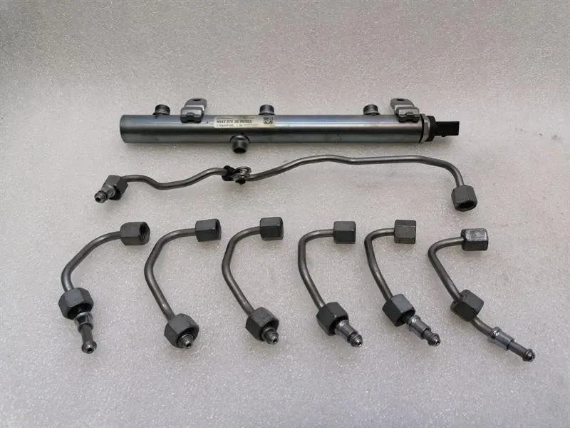 Mercedes E Class W238 Fuel Rail A6420703095 Fuel Injection Moulding Pipe Distributor-
