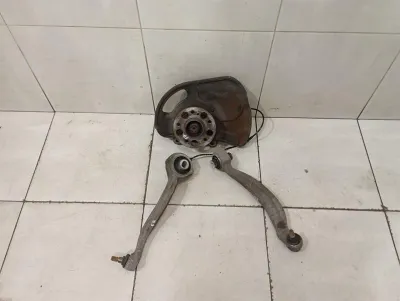 Mercedes C63 AMG W204 Right Front Hub A2043324201 Wheel Bearing Housing Front Re M156-