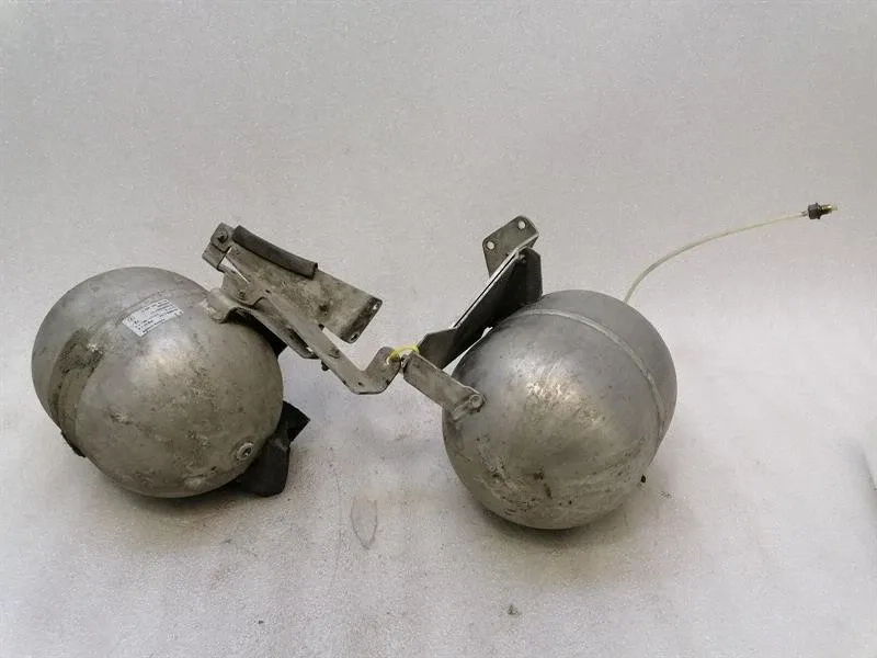 Maybach 57 W240 Air suspension reservoir A2403200215 container -