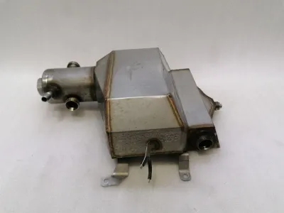 ASTON MARTIN VANTAGE V8 OIL SUMP WITH DEFECT! 6G33-6C702-AC OIL PAN WITH DEFECT!-