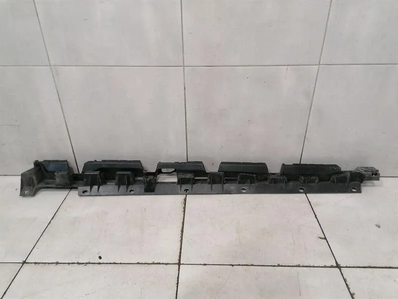 Audi R8 4S V10 RWD right side skirt holder bracket 4S0853922B holder carrier-