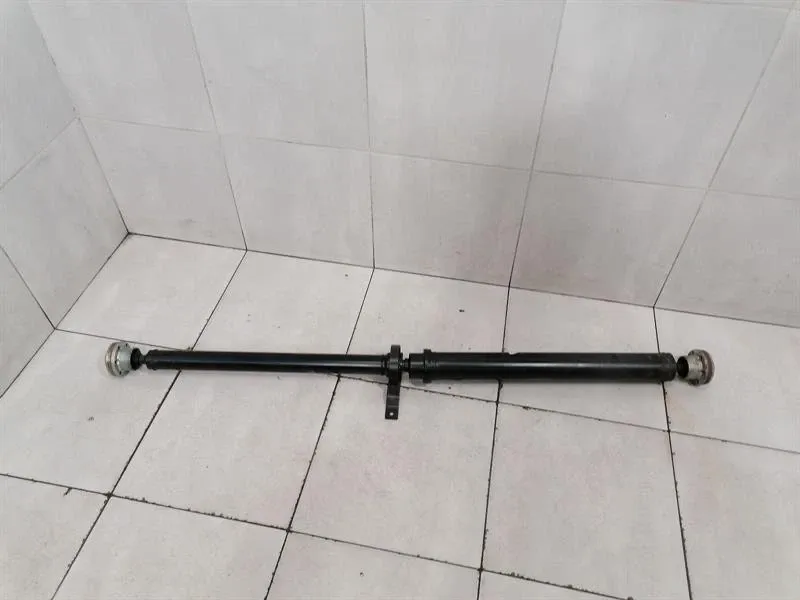Audi R8 Type 42 V10 5.2 Spyder Propshaft 420521101C Propshaft -