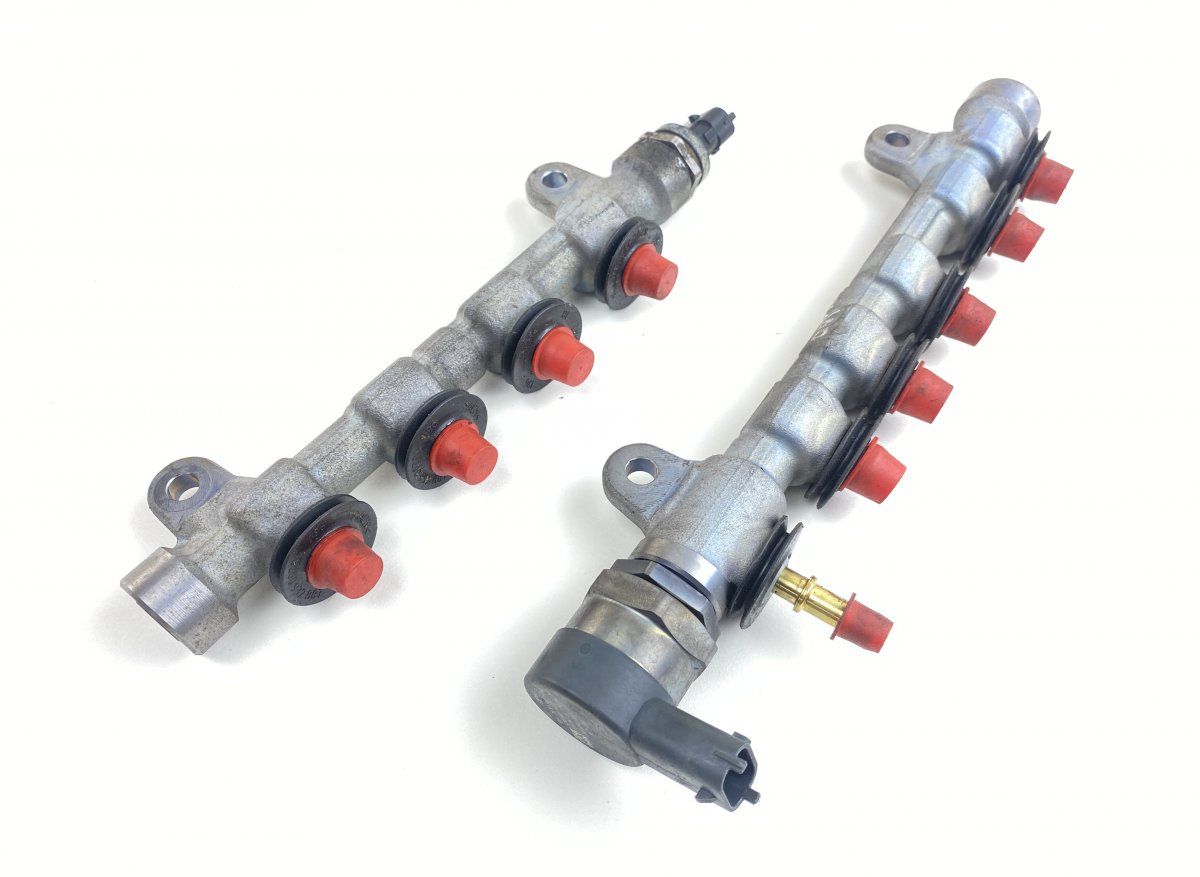 0445216037 0445216033 0281006045 Fuel Distributor / fuel rail INFINITI QX50 I (J50) (2013-2017)