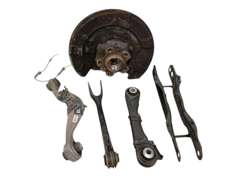 BMW 7 series G11 Left Rear Hub 6865661