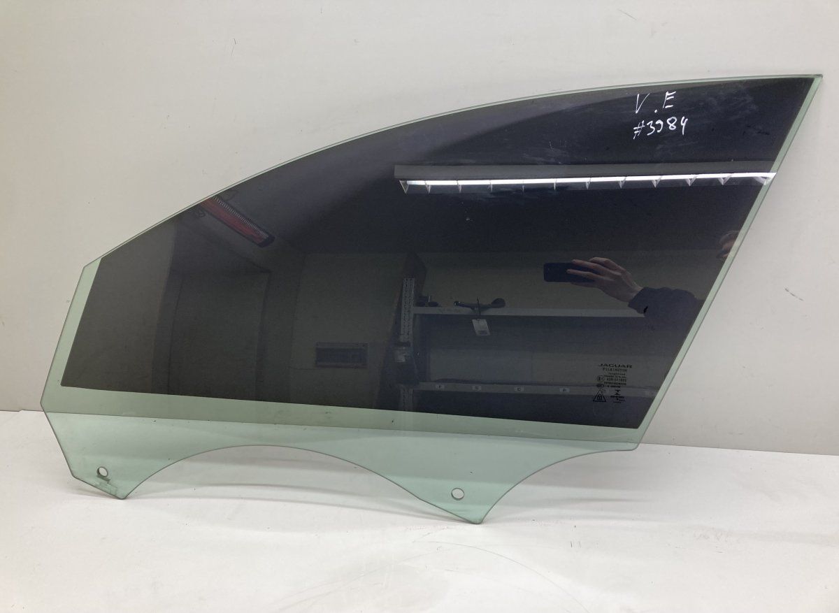 T2H1151 Door window glass front left JAGUAR XF (X260) (2015-2024)