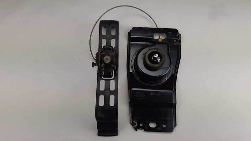 Spare Wheel Carrier under vehicle CHRYSLER VOYAGER V (RT) (2007-2016)