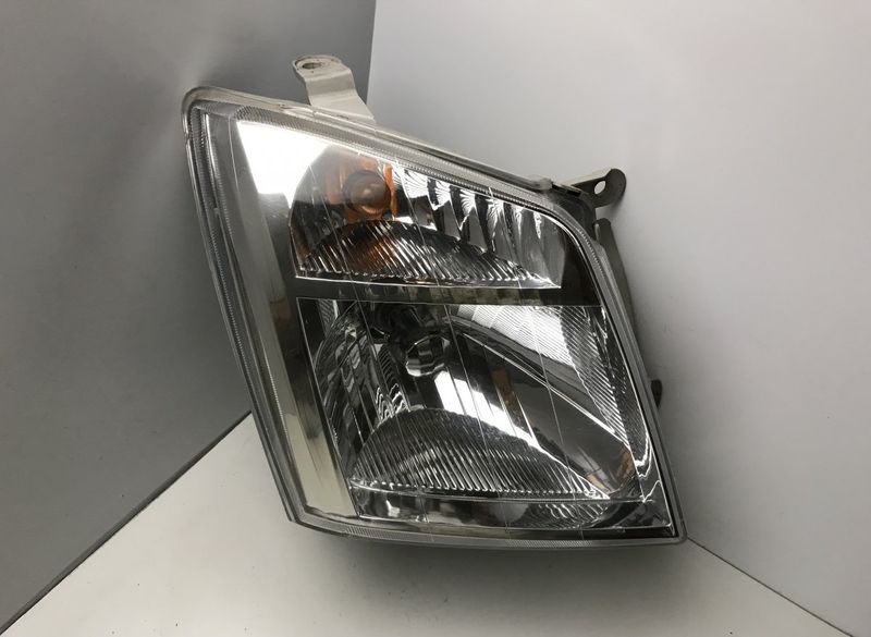 082131138RM Headlight right ISUZU D-MAX I (RA, RC) (2002-2012)