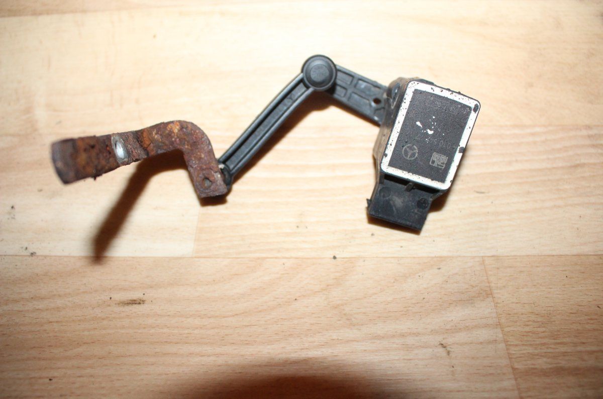 A1643200632 A1643200532 A1643201132 A1643200832 Suspension level sensor front left MERCEDES-BENZ ML-CLASS (W164) (2005-2011)