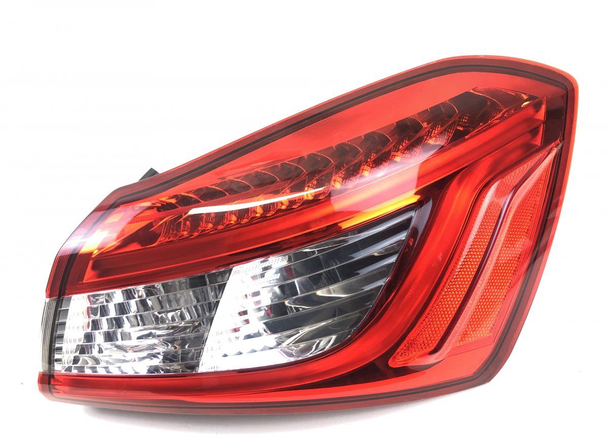 670107148 Tail light, right MASERATI GHIBLI III (M157) (2013-2023)