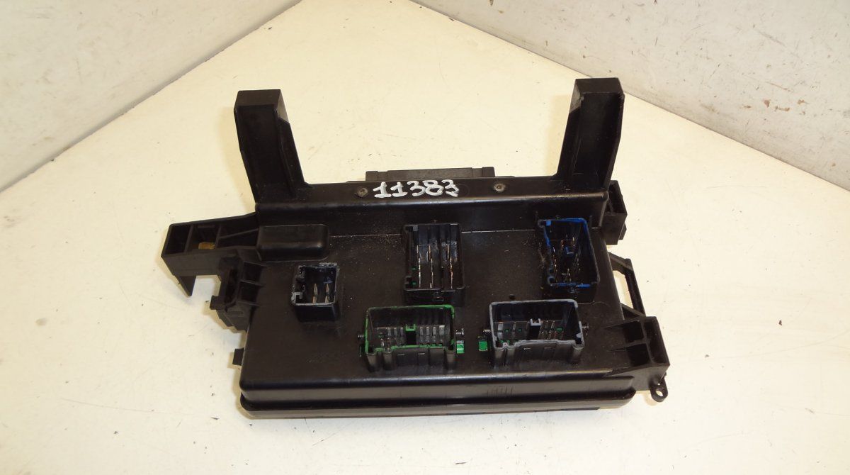 7140179830 Fuse box CHRYSLER 300C I (2004-2010)