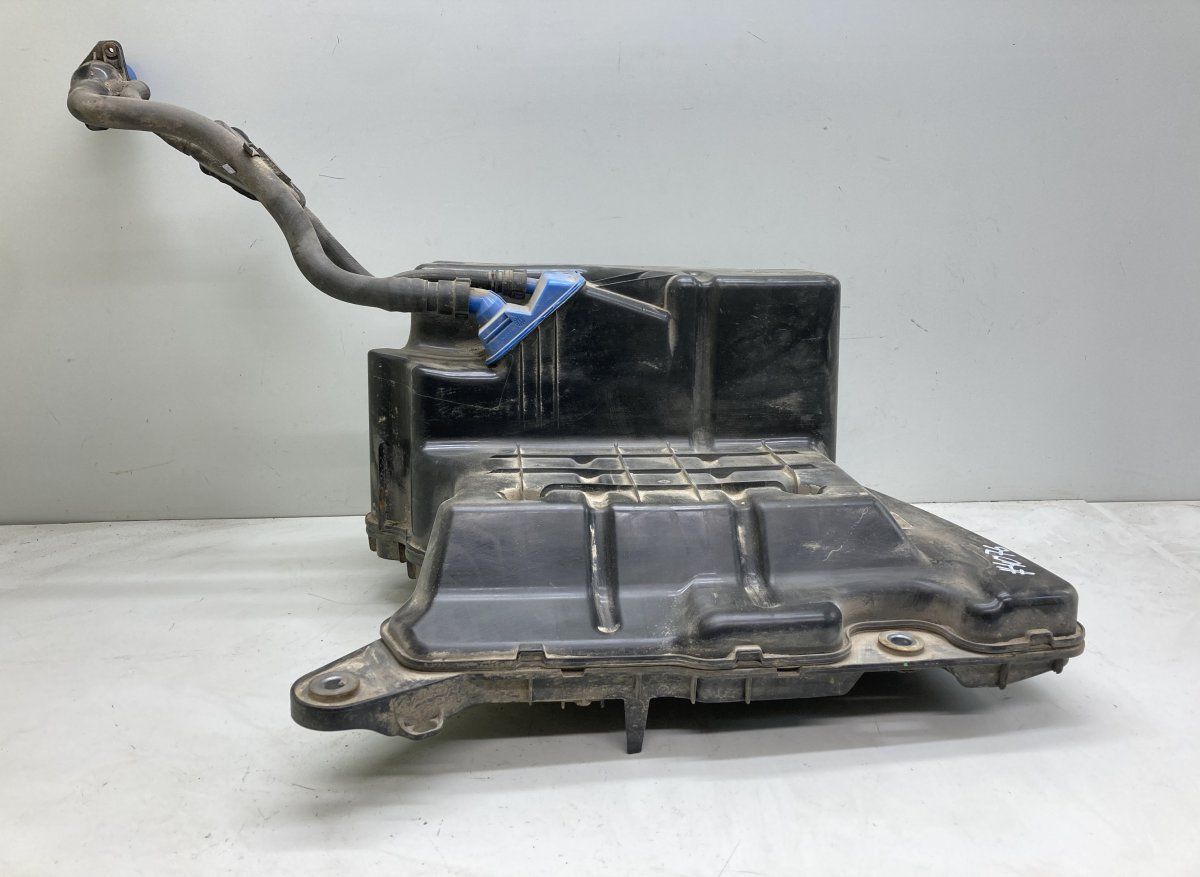 8W0131878AT 4067423AI 4067425AH 4102108AA AdBlue tank  AUDI A4 (8W, B9) (2015-)