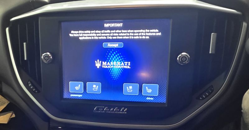 670030197 Radio MASERATI GHIBLI III (M157) (2013-2023)