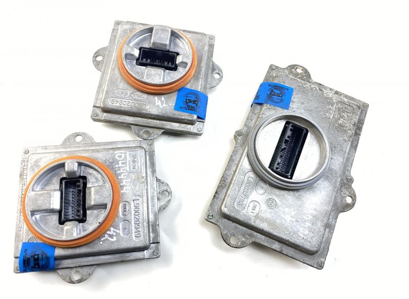 L90052818 L90051949 Xenon headlight control unit set CADILLAC ESCALADE (2014-)