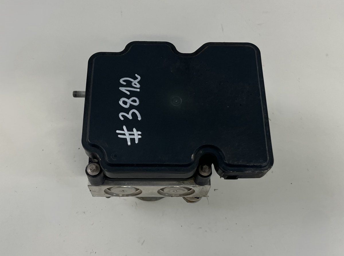 2265106452 ABS hydraulic unit / pump SUBARU FORESTER (SJ) (2013-2018)