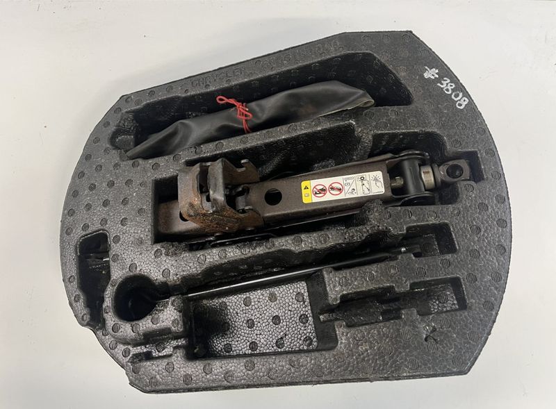 68061747AB 68068665AC 52124172AA 68159287AA Jack JEEP GRAND CHEROKEE IV (WK, WK2) (2010-2021)