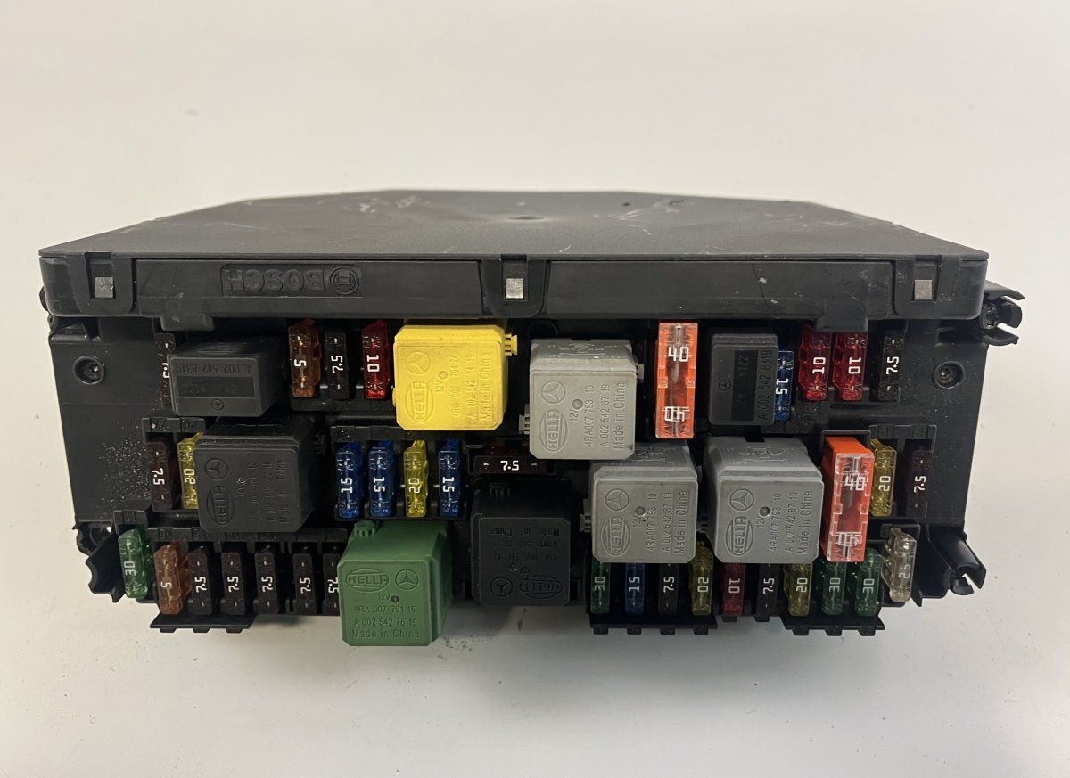 A2129003614 F005V01305 Fuse box MERCEDES-BENZ E-CLASS (W212) (2009-2016)