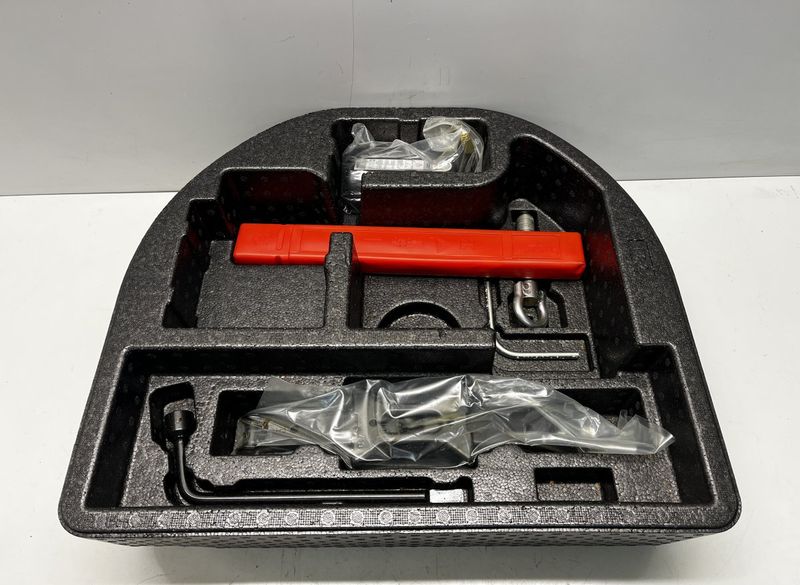 6477702240 Spare Wheel Well TOYOTA AURIS (E18) 2012-2018