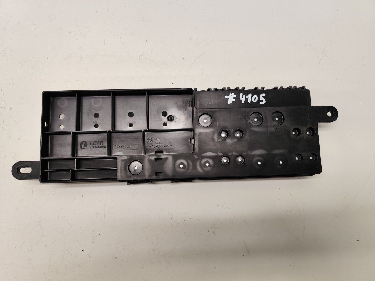 AW9314A073EA Fuse box JAGUAR XJ (X351) (2009-2019)