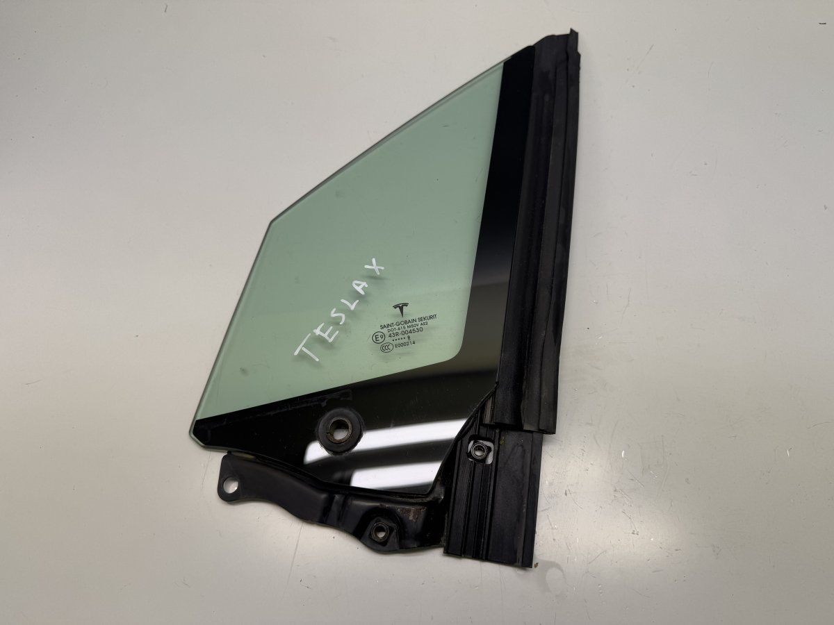 105520500D Door quarter Window glass Front left TESLA MODEL X (5YJX) (2013-)