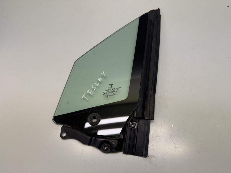 105520500D Door quarter Window glass Front left TESLA MODEL X (5YJX) (2013-)