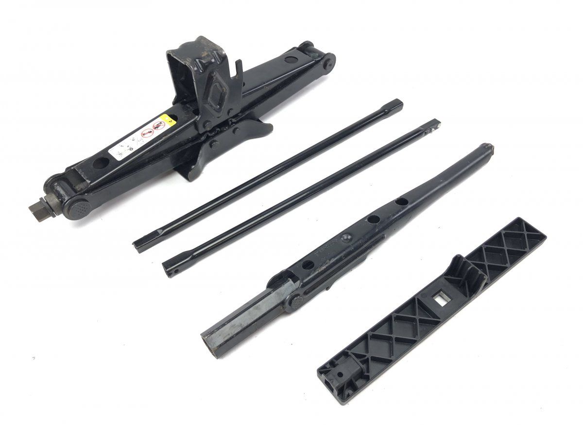 4721855AA Jack CHRYSLER VOYAGER V (RT) (2007-2016)